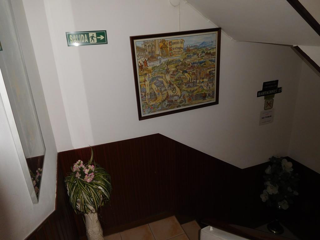 Pension Estrada サンティアゴ・デ・コンポステーラ エクステリア 写真